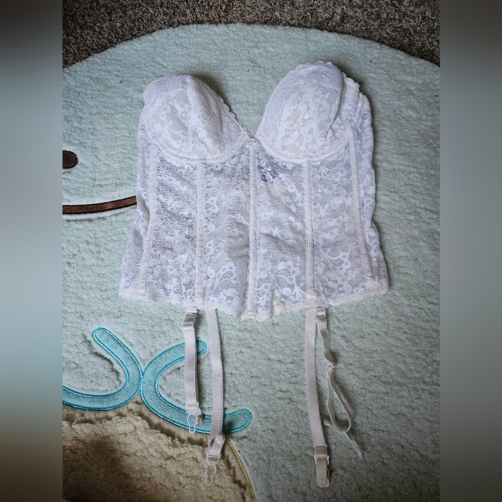 Vintage Fredericks of Hollywood White Corset with Garters | Size: 36C